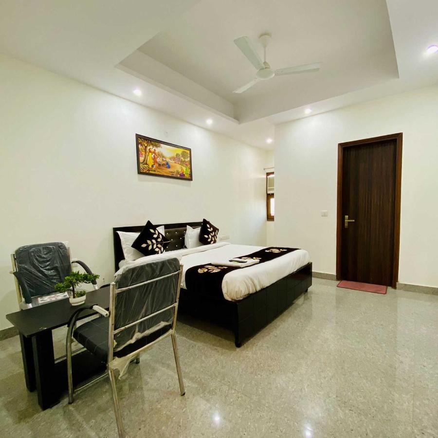 Hotel O K R Resdiancy Near Botanic Garden Of Indian Republic Noida Kültér fotó