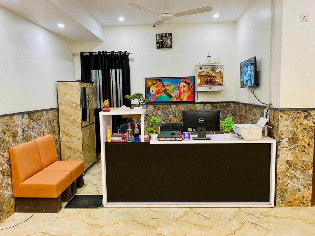 Hotel O K R Resdiancy Near Botanic Garden Of Indian Republic Noida Kültér fotó